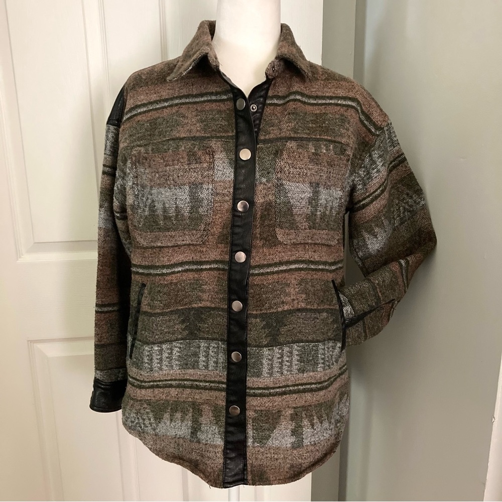 Buckle BKE Aztec Pattern Faux Leather Trimmed Shirt Jacket Shacket